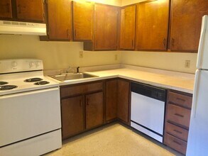 Building Photo - 28 Dinan Dr