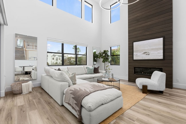 Foto del edificio - 24722 La Cresta Dr