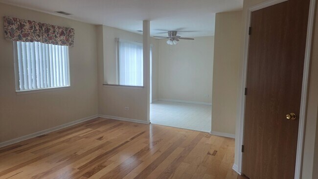 Foto del edificio - 1348 S Lorraine Rd