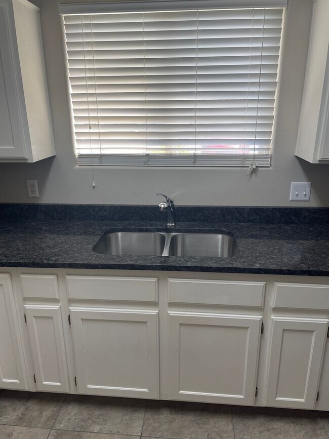 Foto del edificio - Newly Remodeled Townhome is St. George!