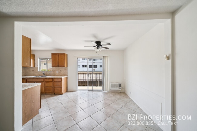 Foto del edificio - 1220 N Ogden Dr