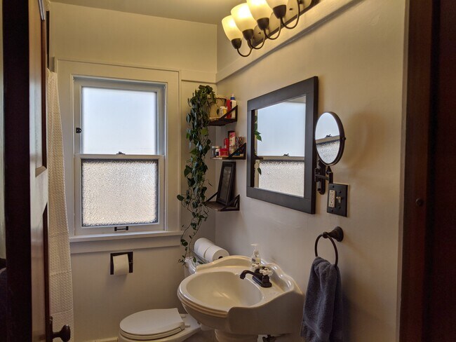 Foto del edificio - 2656 N 61st St