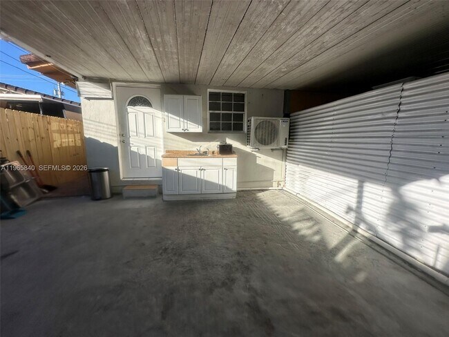 Foto del edificio - 666 W 17th St