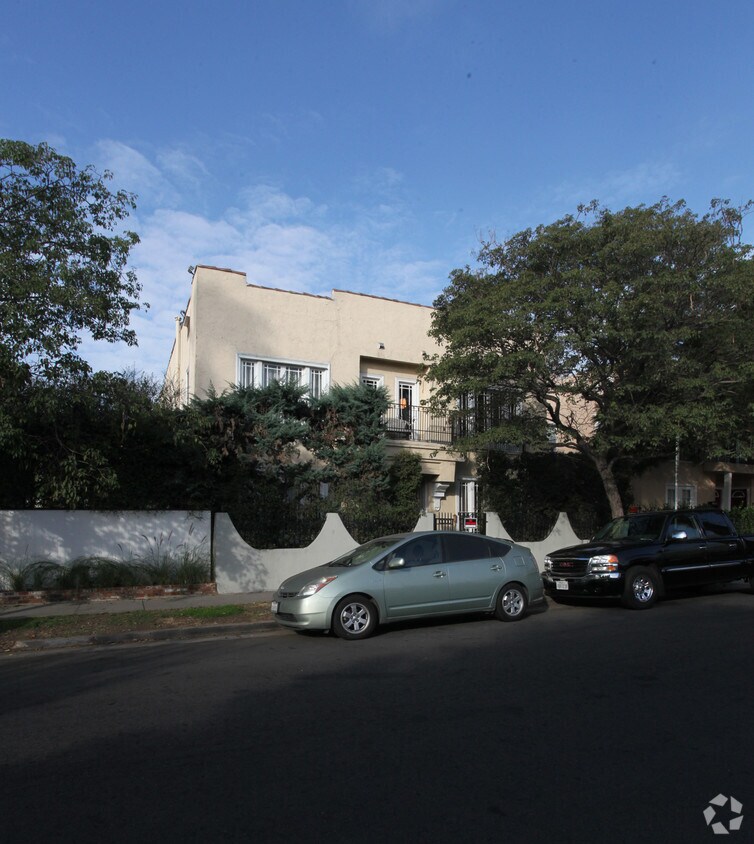 Primary Photo - 1431-1433 1/2 N Las Palmas Ave