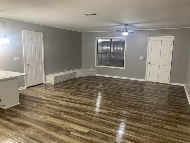 Sala de estar - 1256 Lee Stokes Rd