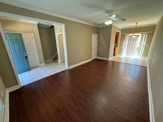 Building Photo - Nice 2/2.5 TownHouse in East Rome-$1,195