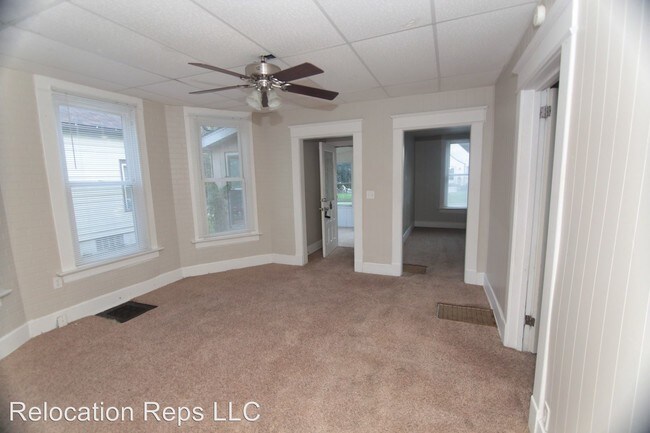 Building Photo - 4 br, 1 bath House - 405 S Hancock Ave