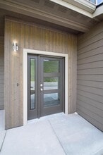Building Photo - 7114 Shaver Dr