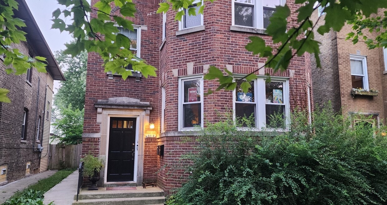 Primary Photo - 2018 Lake St