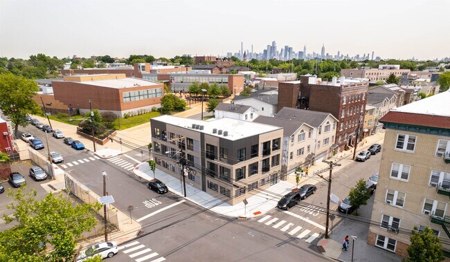 Foto del edificio - 242 Beacon Ave