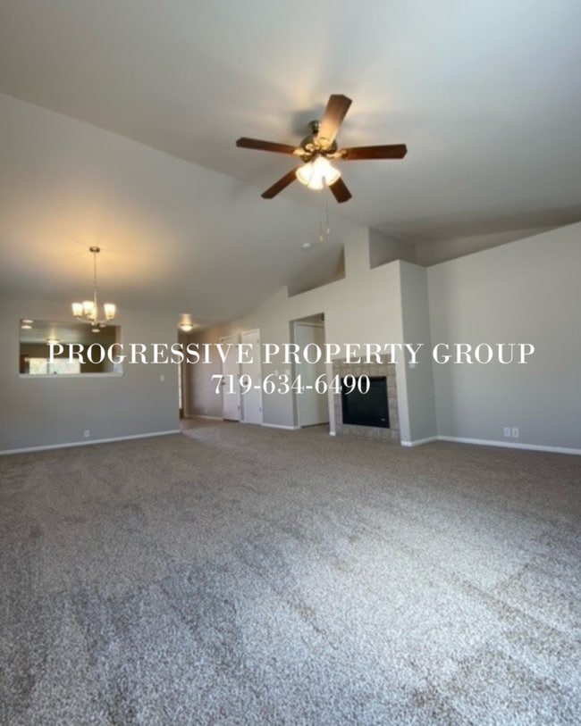 Building Photo - Lovely Fountain Home $2,150/month