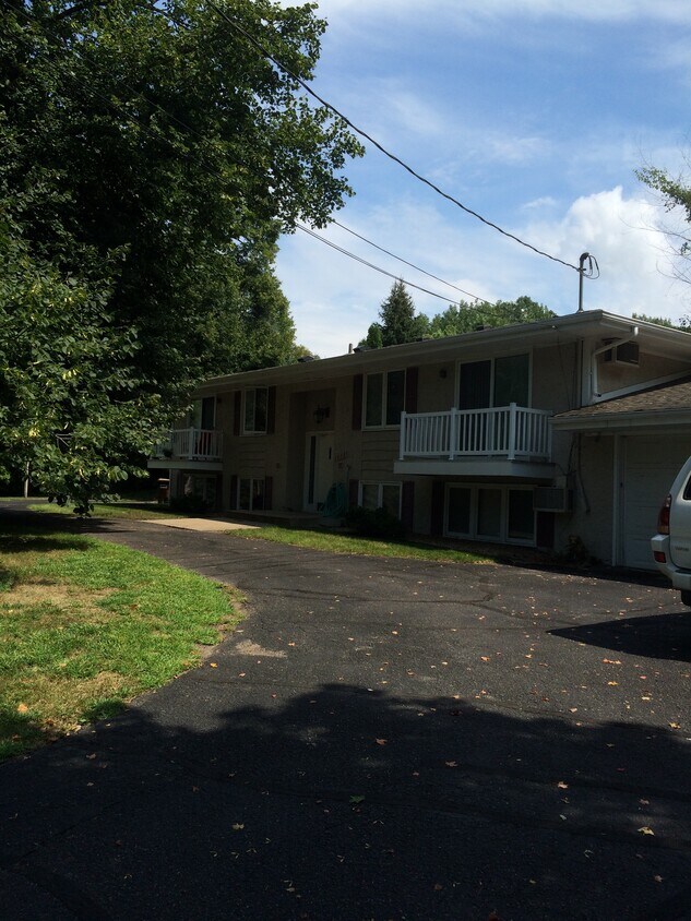 Foto del edificio - 1078 E Circle Dr