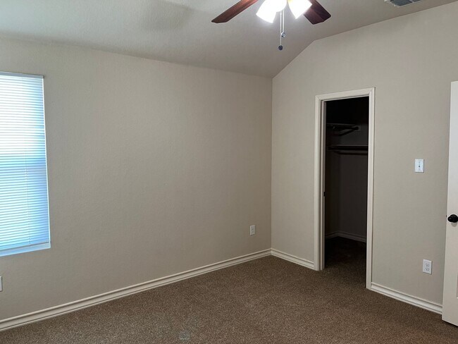 Foto del edificio - 7011 Micayla Cv