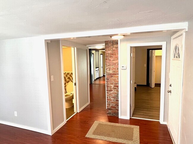 Building Photo - 15 Dolphin Ave