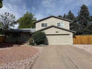 Building Photo - Beautiful Updated 5 Bed 3.5 Bath House in Central Fort Collins!
