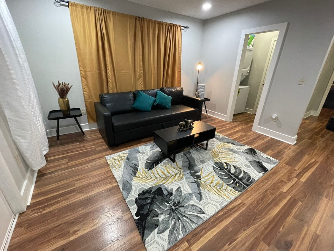 Livingroom - 1158 Metropolitan Pky SW