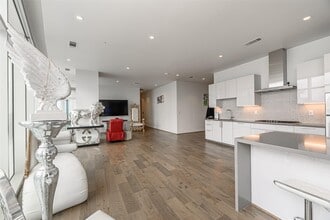 Building Photo - 4521 San Felipe St