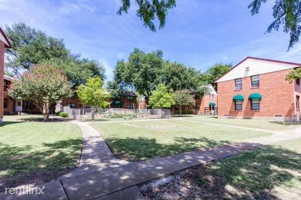 Building Photo - 2311 Nicholson Dr