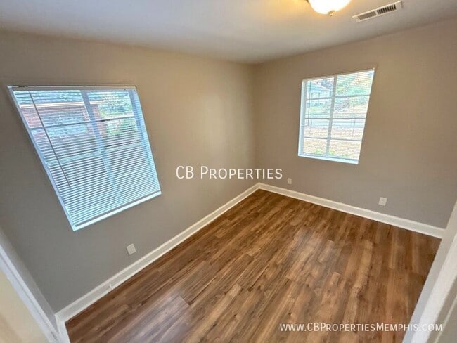 Building Photo - 2389 Scaper St