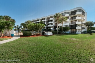 Building Photo - 300 Columbia Dr