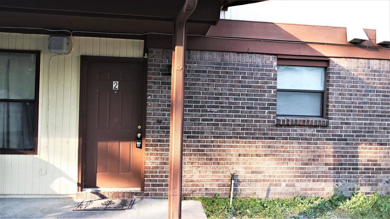 Primary Photo - 1357 Kingsley Ave
