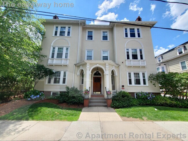 Building Photo - 65 Langdon St