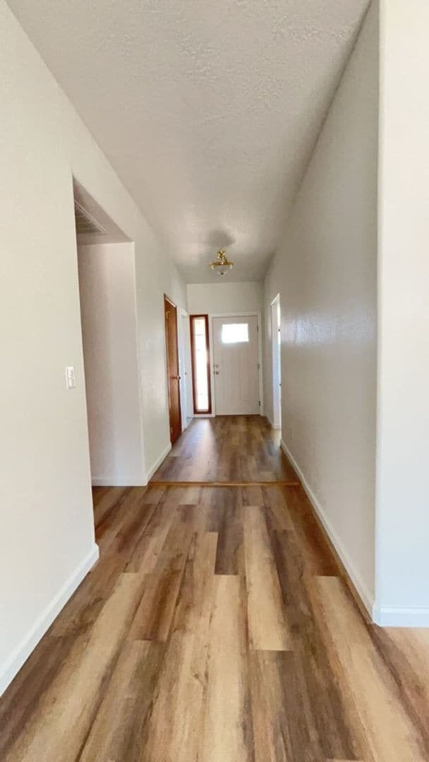 Building Photo - 3 Bedroom 2 bath house coming available!