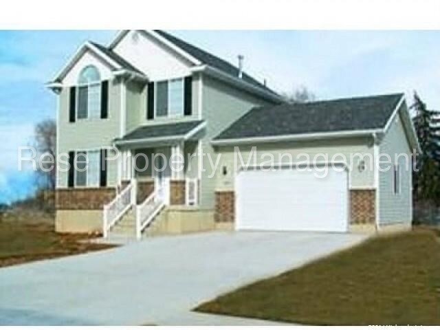 Primary Photo - Nice 4 Bedroom Home in Tremonton