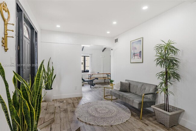Foto del edificio - 2275 NW 30th St