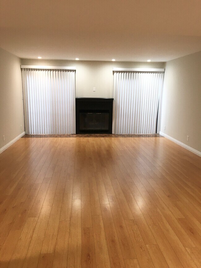 Foto del edificio - 624 E Cedar Ave