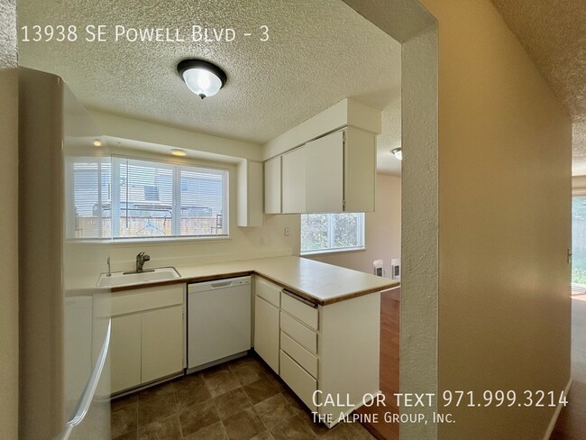 Building Photo - 13938 SE Powell Blvd