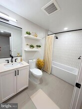 Building Photo - 1211 Van St SE