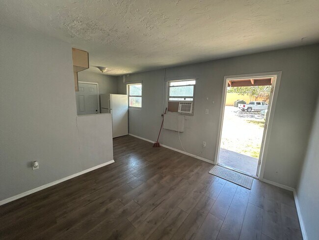 Foto del edificio - Perfectly located, central Sarasota unit f...