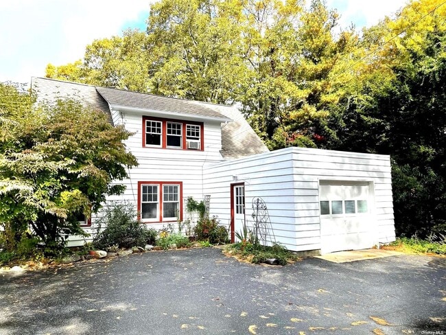 Building Photo - 41 Wells Rd