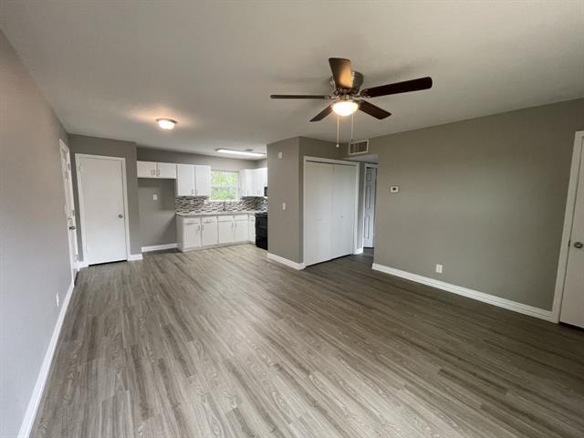 Primary Photo - 410 S College Dr