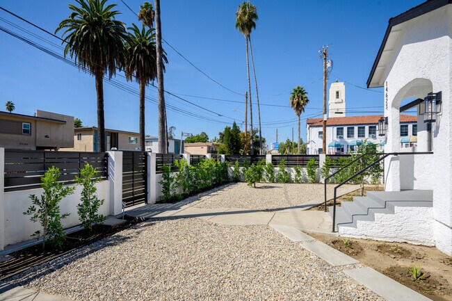 Foto del edificio - 14623 Kittridge St