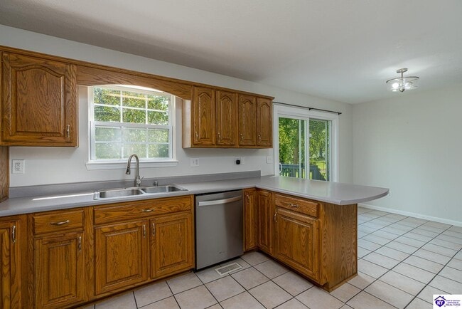 Building Photo - 119 Charlotte Cir