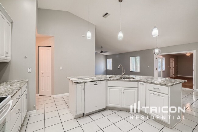 Building Photo - 10 Pittman Dr