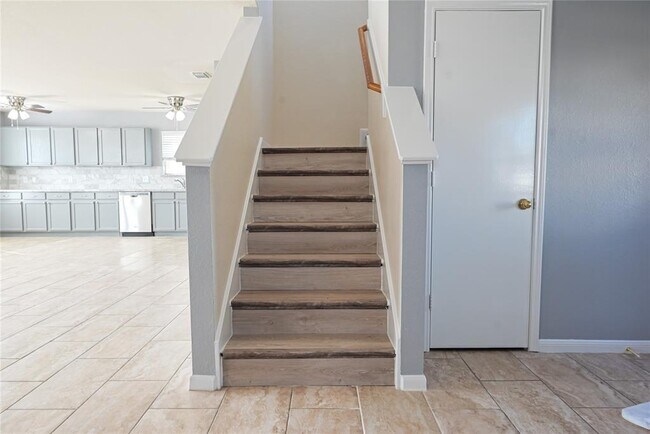 Foto del edificio - 16011 Crooked Arrow Dr