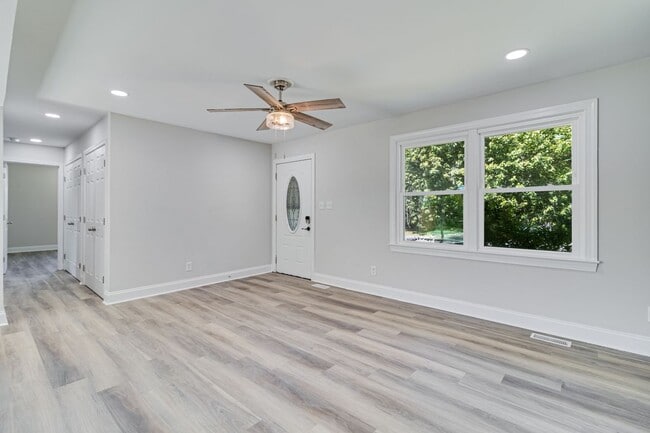 Building Photo - 27419 Birch Manor Cir