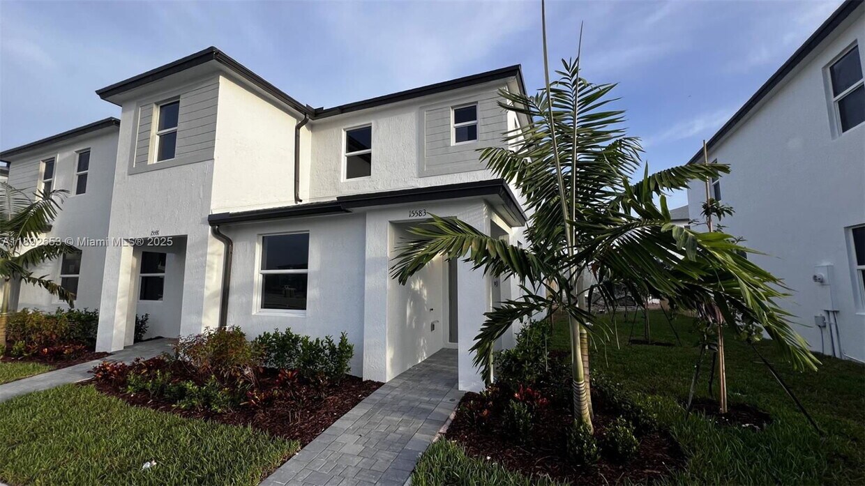 Photo - 15583 Southwest 277th Terrace Apt #15583, Homestead, FL 33032 - 3 BR 3 BA townhouse