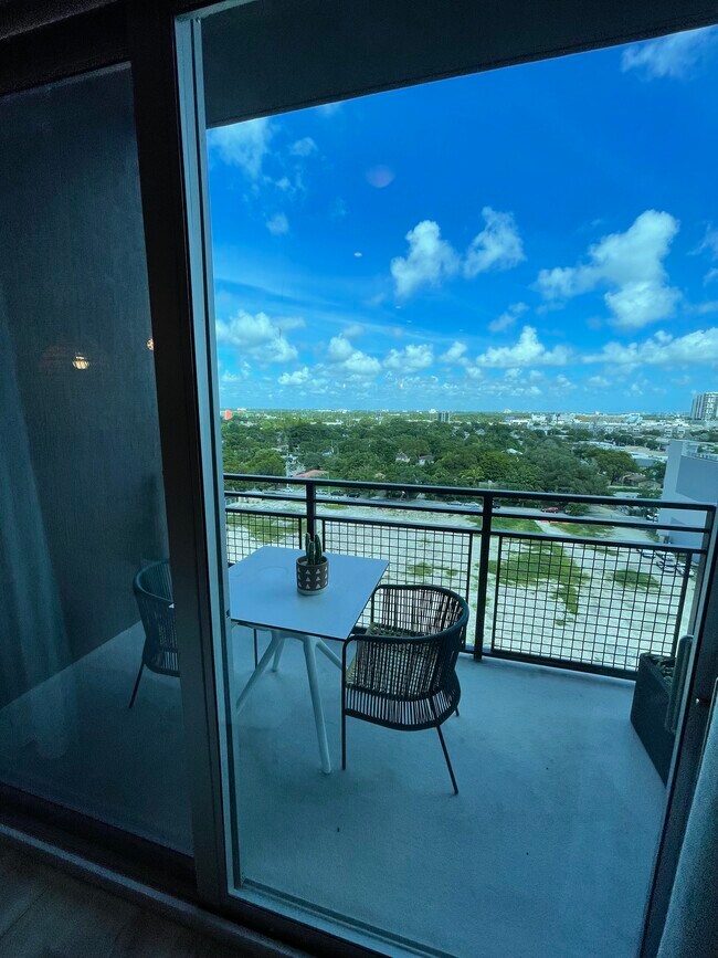Foto del edificio - 287 NW 31st St