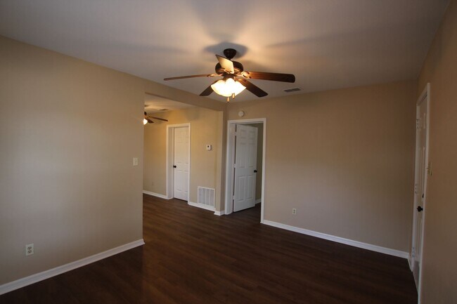Foto del edificio - Remodeled 2 bedroom 1 bath rental in West ...