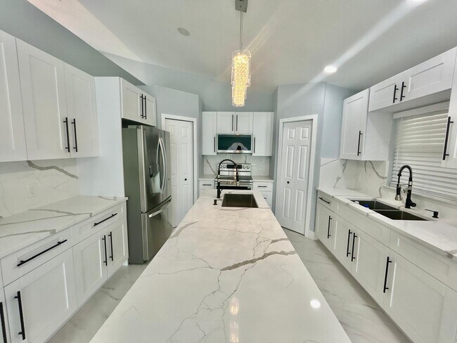 Foto del edificio - 3933 SW Kakopo St