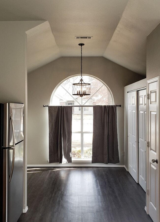 Photo - Great 4 Bedroom 2 Bath home and fenced yard!!!