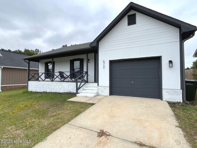 Foto del edificio - 5721 Randleman St