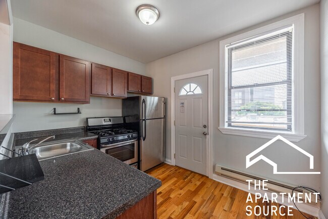 Foto del edificio - 4418 N Wolcott Ave