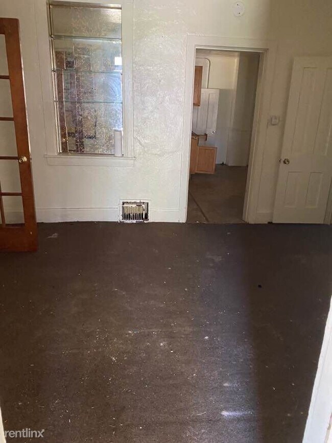 Foto del edificio - 3 br, 1 bath House - 1030 South Shelley St...