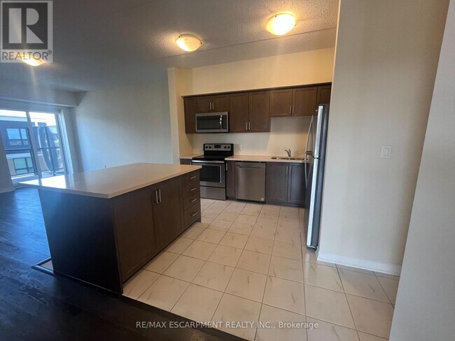 Photo du bâtiment - 640-640 Sauve St