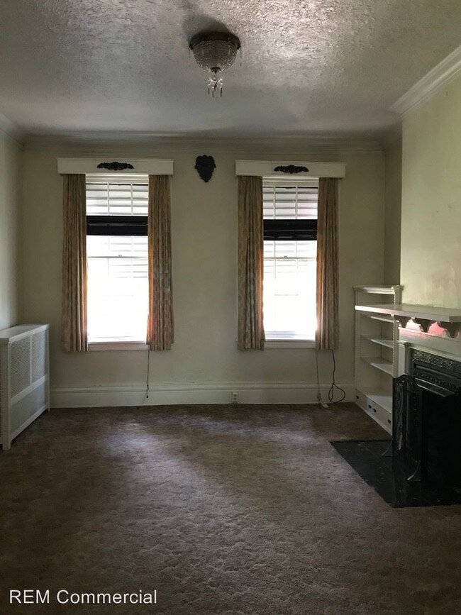 Foto del edificio - 3 br, 2 bath Apartment - 220 4th Street NE
